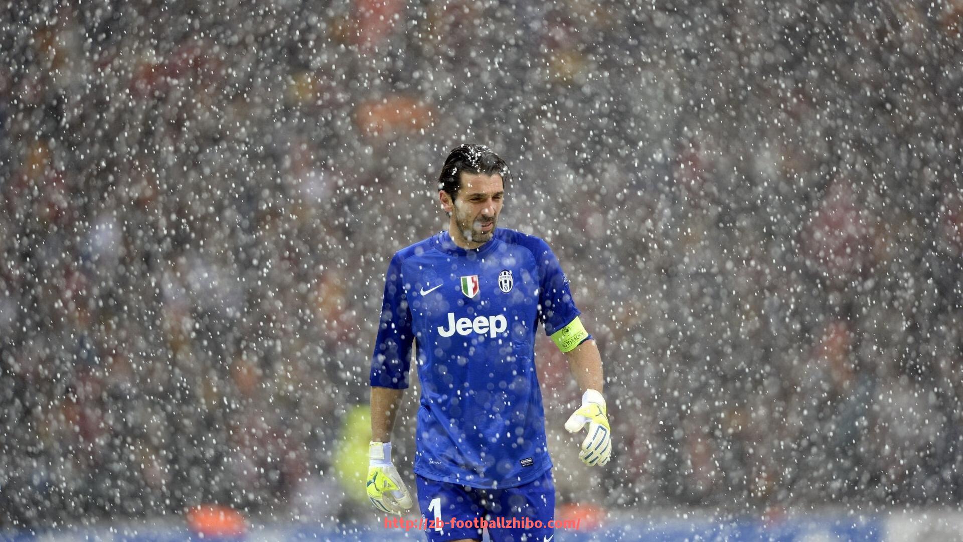 足球直播-世俱杯赛场观众席设计及观赛体验提升